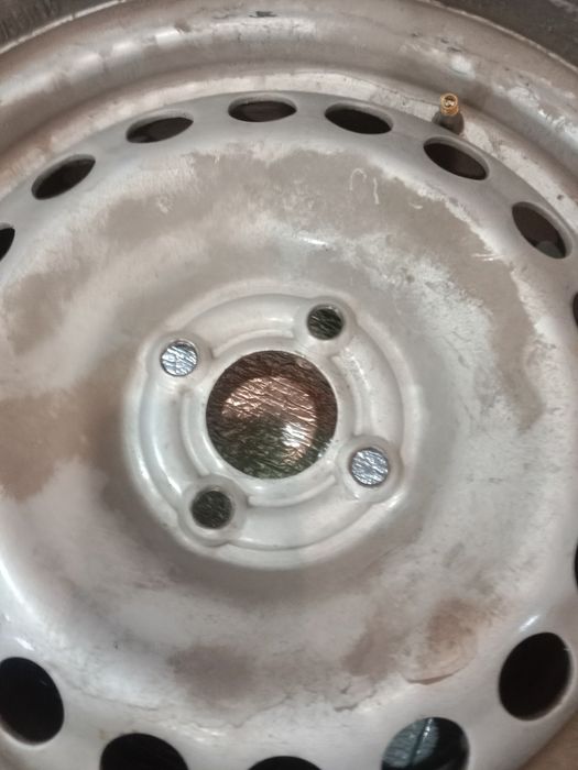 Продам диски с покрышками на 15