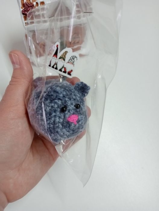 Вязаные игрушки -брелки, ручная работа