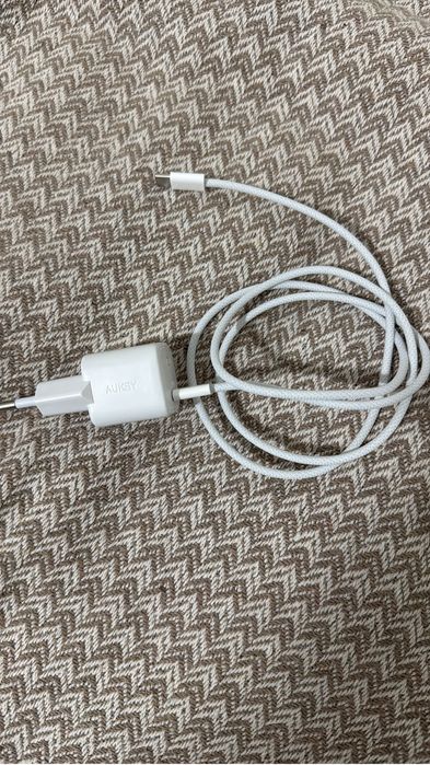 Зарядка и кабель