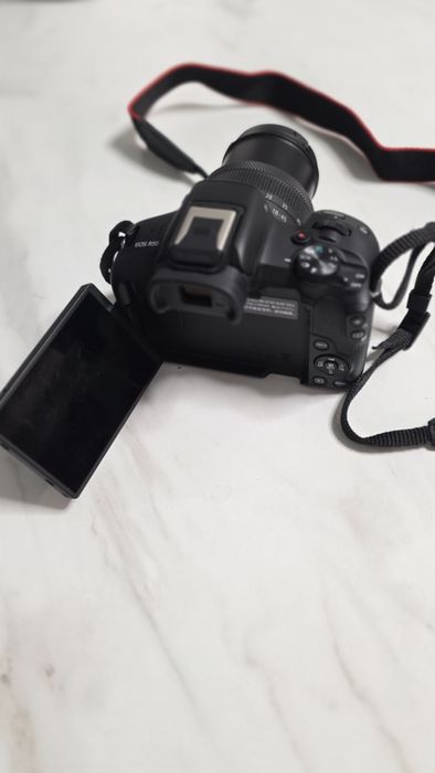 De vanzare CANON EOS R50