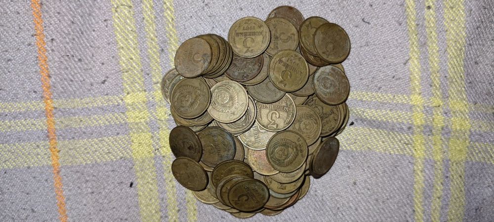 коллекционные монеты и купюры