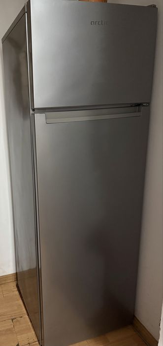 VÂND URGENRT! Frigider cu doua usi ARCTIC AD54280M40S, 250 l, H 160.6 cm, Clasa E, argintiu