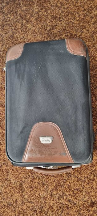 чемодан на колесиках