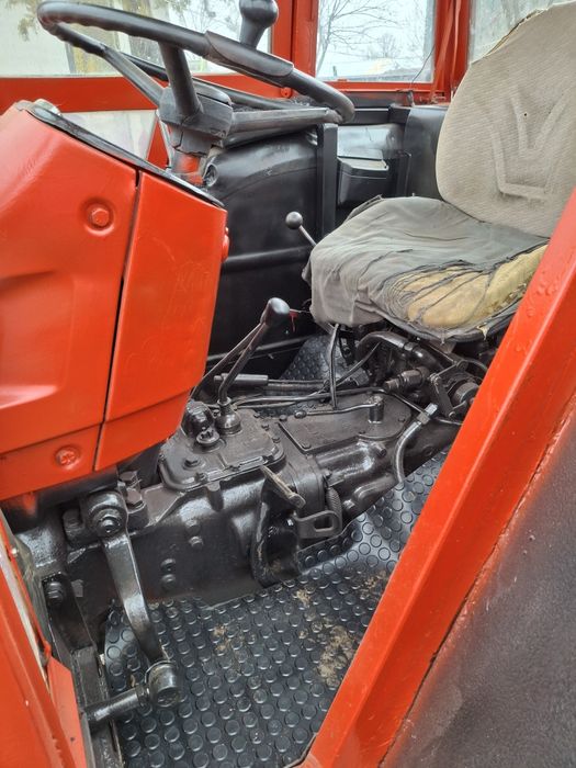 Tractor universal u445