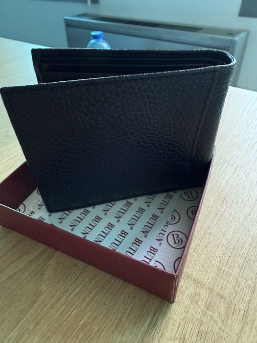 Мъжки кожен портфейл