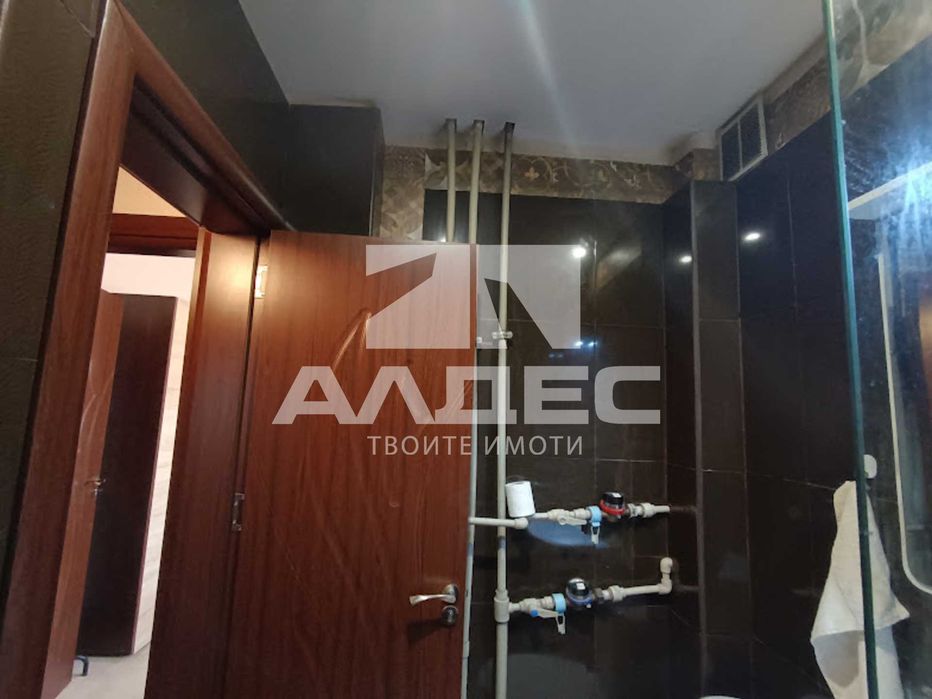 Продава се ремонтиран и обзаведен 3-ст. ап. в Хиподрума!