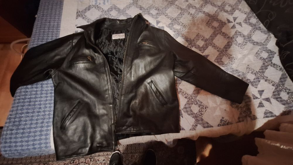 Продавам кожено яке