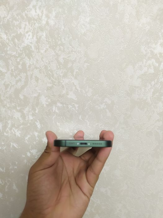 iPhone 13 128gb.