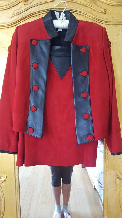 Costum damă din piele foarte fină naturală catifelată