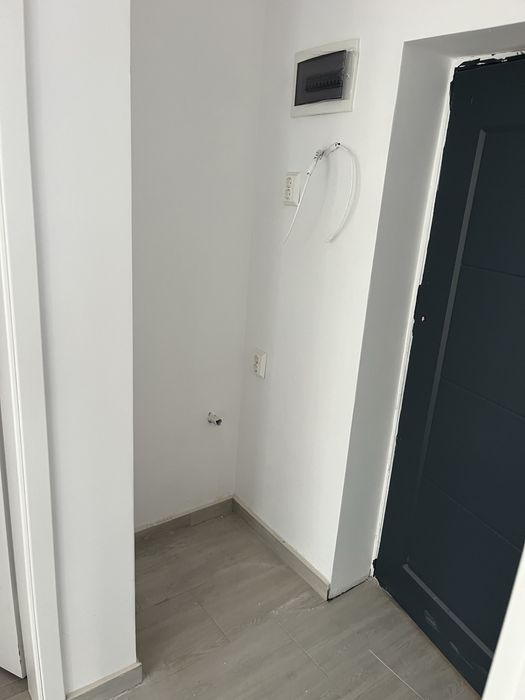 Vand apart. 2 camere - demisol - cu balcon - Chiajna - Militari