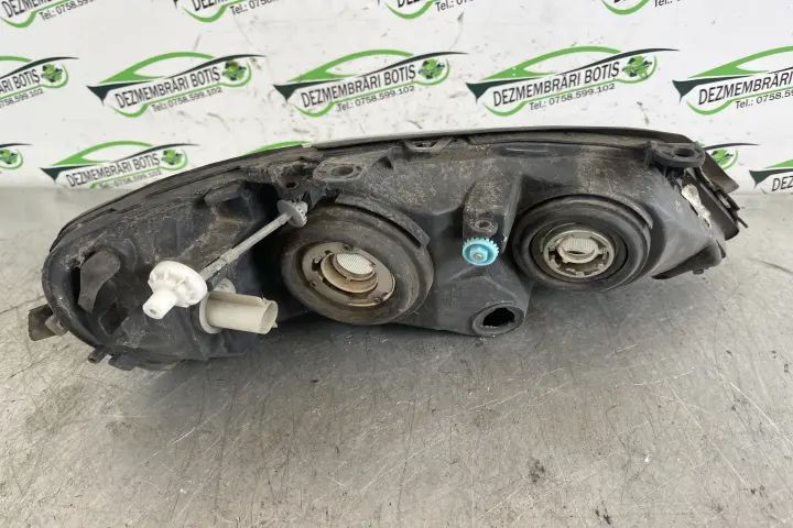 Far stanga Opel Astra 1998 1.6 MT (84 hp)