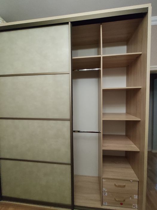 Шкаф-купе. Продаю срочно!