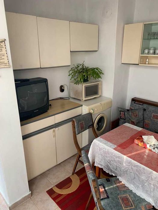Дава се под наем Едностаен апартамент в Бургас, Лазур - 48 кв.м за 178.5 € - Снимка #2
