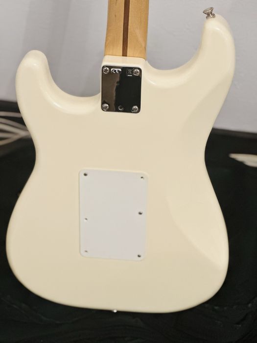 Chitară electrică Fender White Stratocaster
