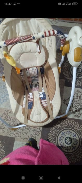 Шизлонг малышам работает