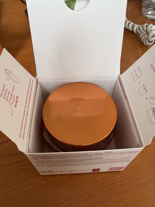 Нов дневен крем против бръчки на Clarins