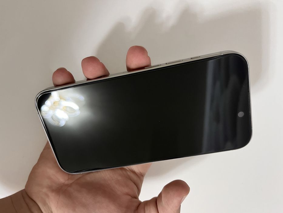 Продам или обменяю iPhone 15 pro white titanium