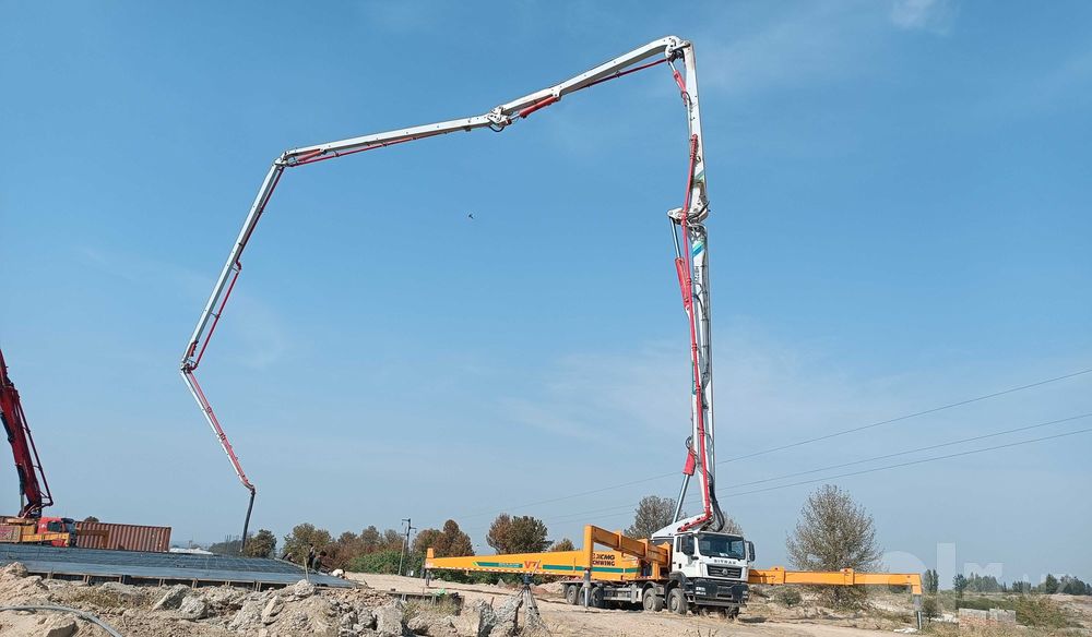 Автобетононасос хизмати 72 betonasos 72 metr