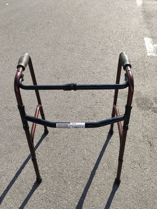 Cadru mers invacare Made in Germania oarte rezistent si usor deoarece