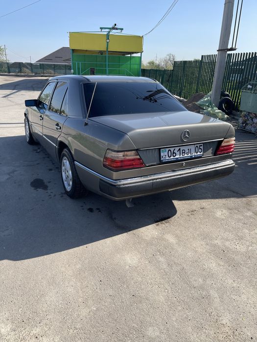 Мерседес Бенс 124