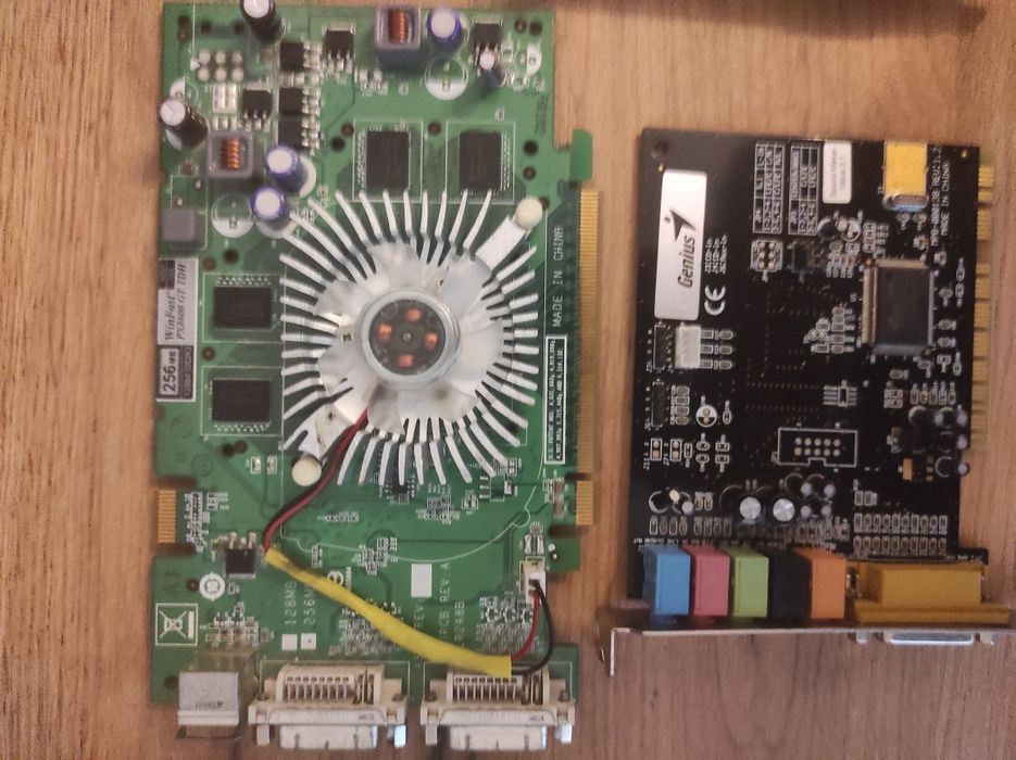 Placa video GT, placa audio, placa LAN