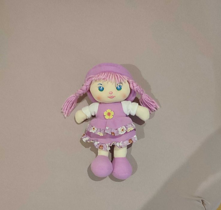 Различни бебешки и детски играчки