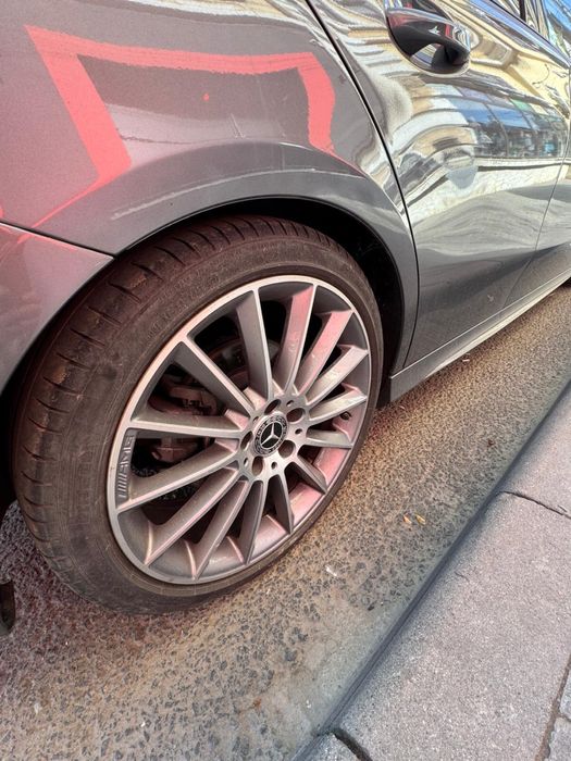 Jenti mercedes AMG R 19 originale cu tot cu cauciucuri semiuzate