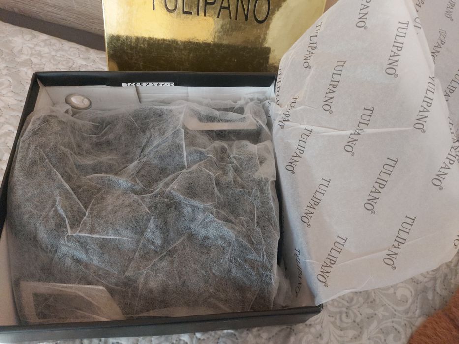 Кожени боти с ефектен ток