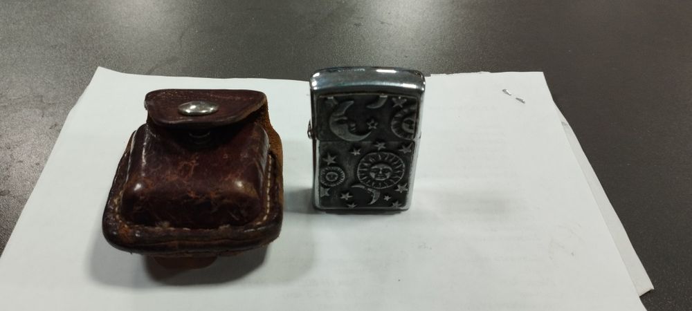 Срочно продается зажигалка бензиновая надо заправить