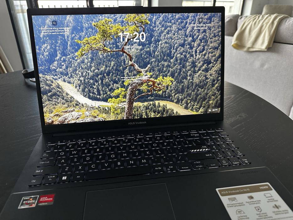 Asus Vivobook GO 15 / Tastatura iluminata / Garantie ianuarie 2027