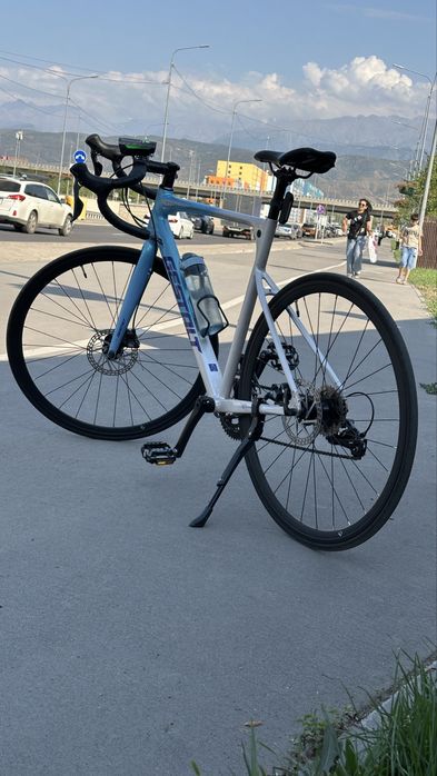 шоссейный велосипед почти новый