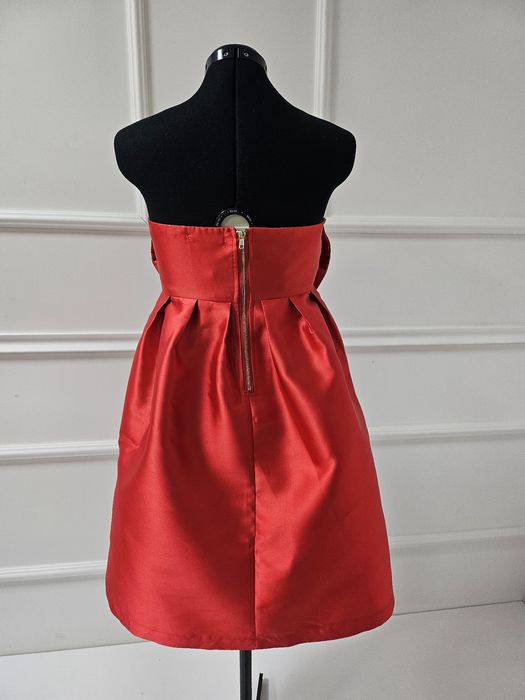 Нова рокля от затворен бутик L размер