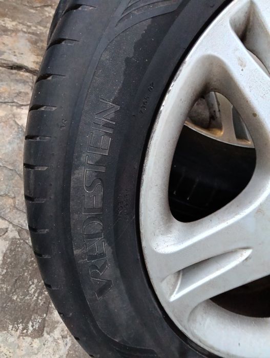 225-55-17 Vredestein