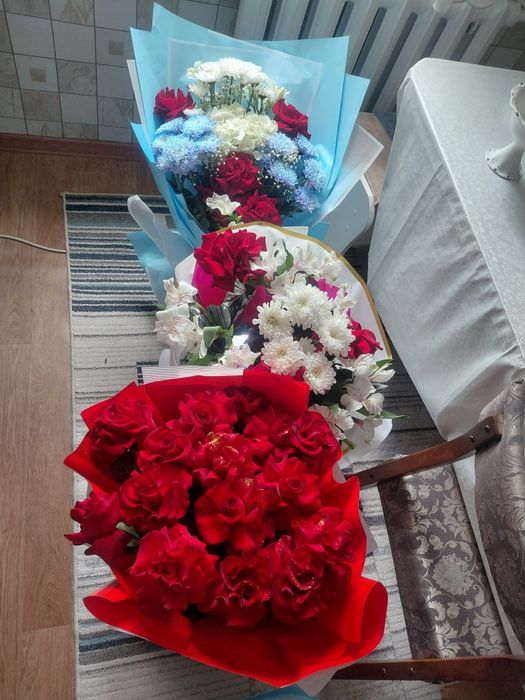 Букет гүлдер бар