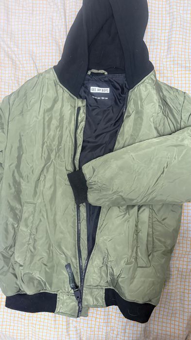 Куртки, коньки.  (Зима, Деми)