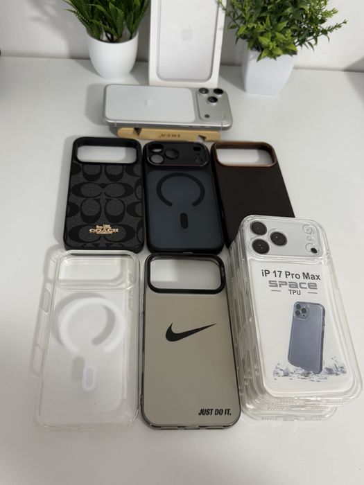 Iphone 17 pro max cu 10 huse , 100% bateria , impecabil , garantie , fullbox