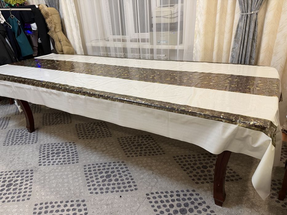 Стол для гостинной!  Размер 3м *3,5м