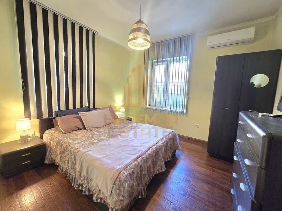 Продава се Четиристаен апартамент в Варна, Център - 120 кв.м за 1530 €/кв.м - Снимка #9