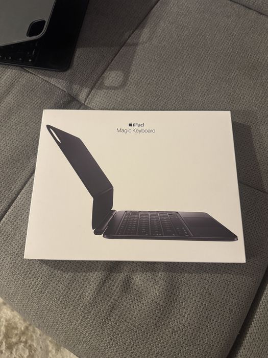 Vand husa cu tastatura apple 11’