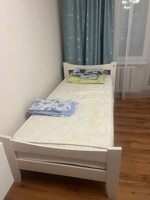 Б/у односпальная кровать