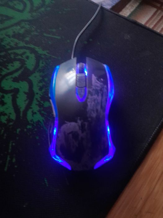 Мышка от delux в нормальном состоянии