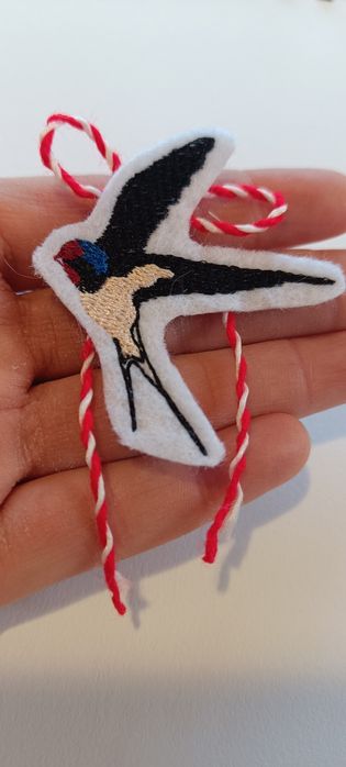 Мартеници -брошка