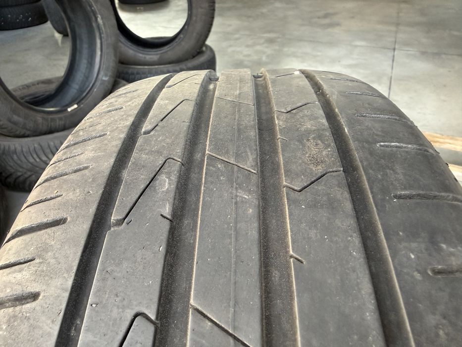 2бр. ОТЛИЧНИ Летни Гуми С Борд 205/55R/17 -HANKOOK- DOT:0221- 5.4мм.