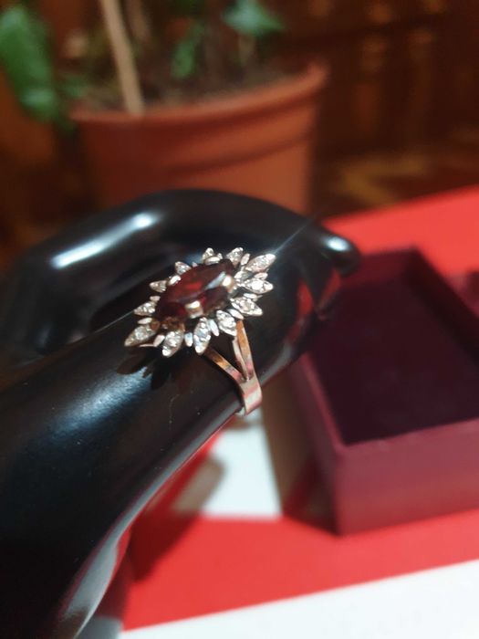 Inel Aur 18k cu Rubin Natural diamante
