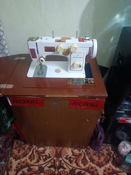 Швейная машинка Чайка 142 м