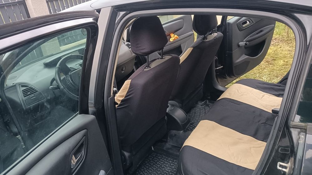 Vând sau schimb citroen C4 2007