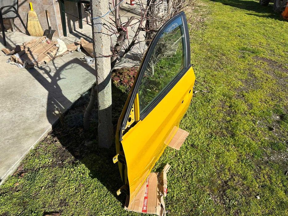 Предна лява врата от Пежо 208 2022