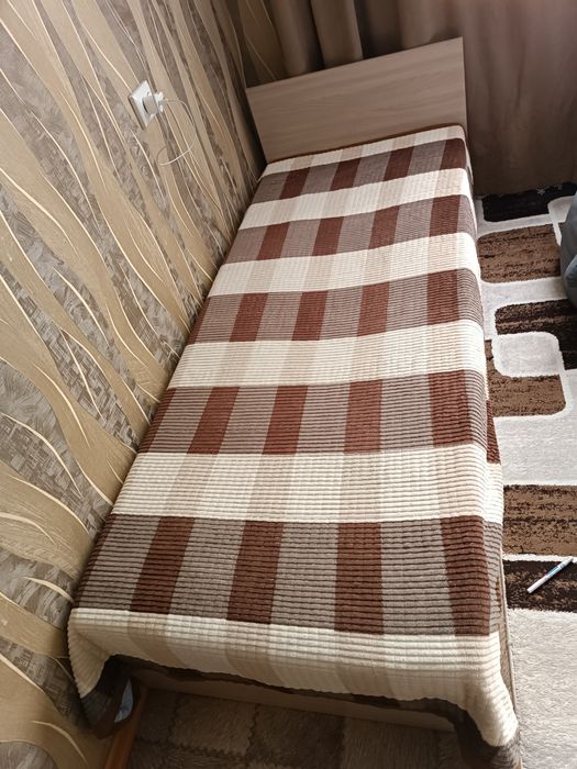 Продам кровать полуторка