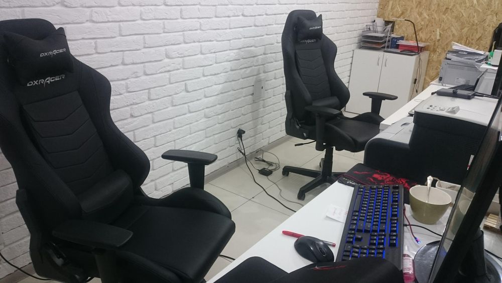 Игровое компьютерное кресло DXRacer