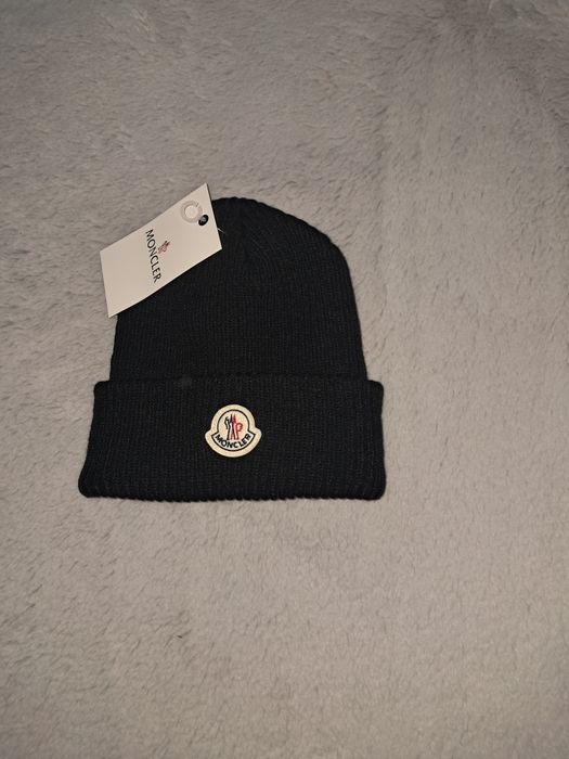 Caciula moncler neagra